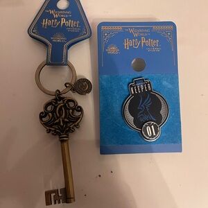 Harry Potter Keychain with Gold Key and Pin